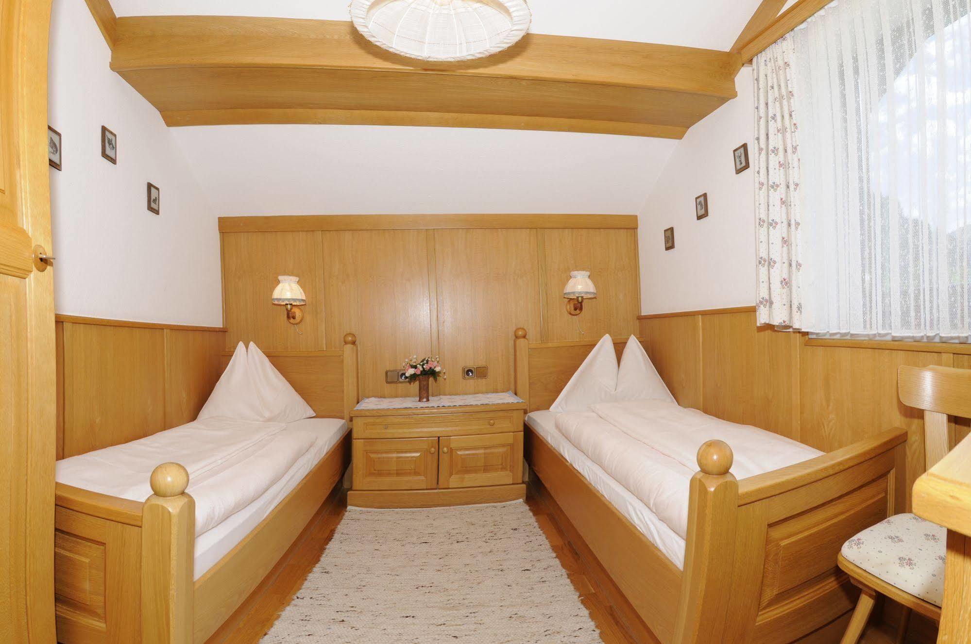 Gasthof Zur Gams Donnersbachwald Luaran gambar