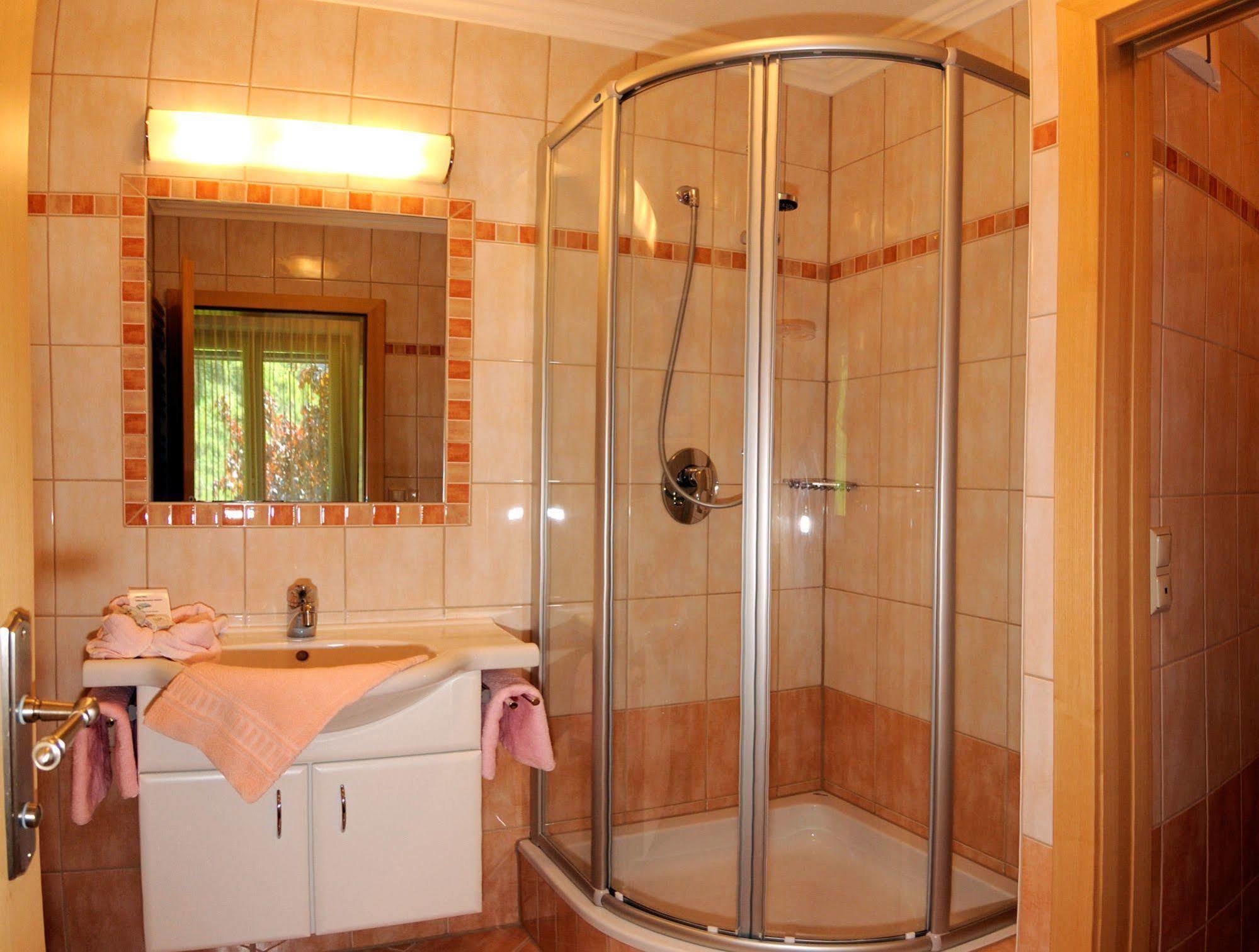 Gasthof Zur Gams Donnersbachwald Luaran gambar
